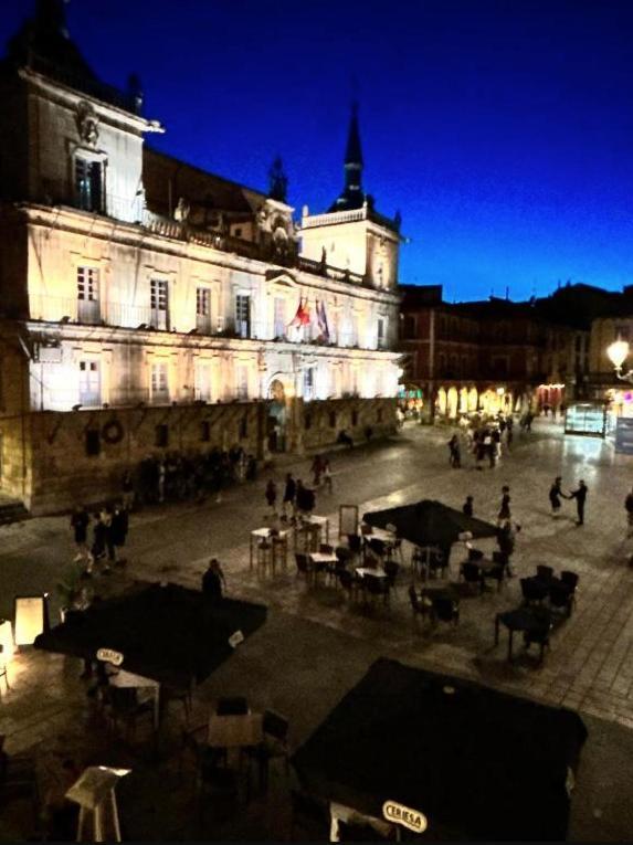 Arquitecto De La Vida- Plaza Mayor León Eksteriør billede