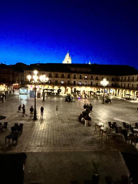 Arquitecto De La Vida- Plaza Mayor León Eksteriør billede